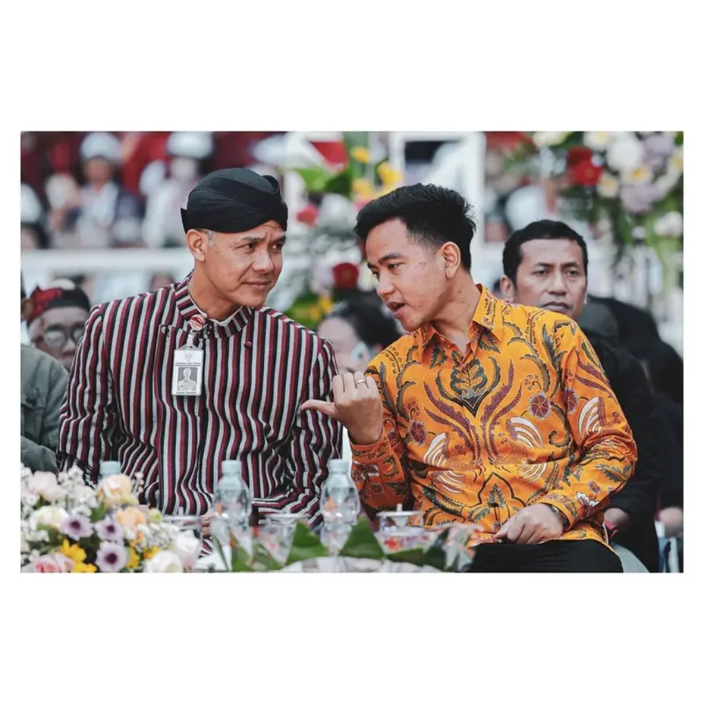 Ganjar dan Gibran Lakukan Tour Politik Ke Toraja, Tongkonan  Sangullele Jadi Salah Satu Destinasinya