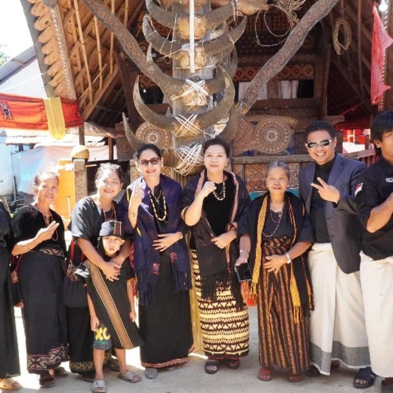 Yuniana Hadiri Acara Pemakaman  Palo Pawa BA  Tokoh Pendidik di Mamasa Ritual
