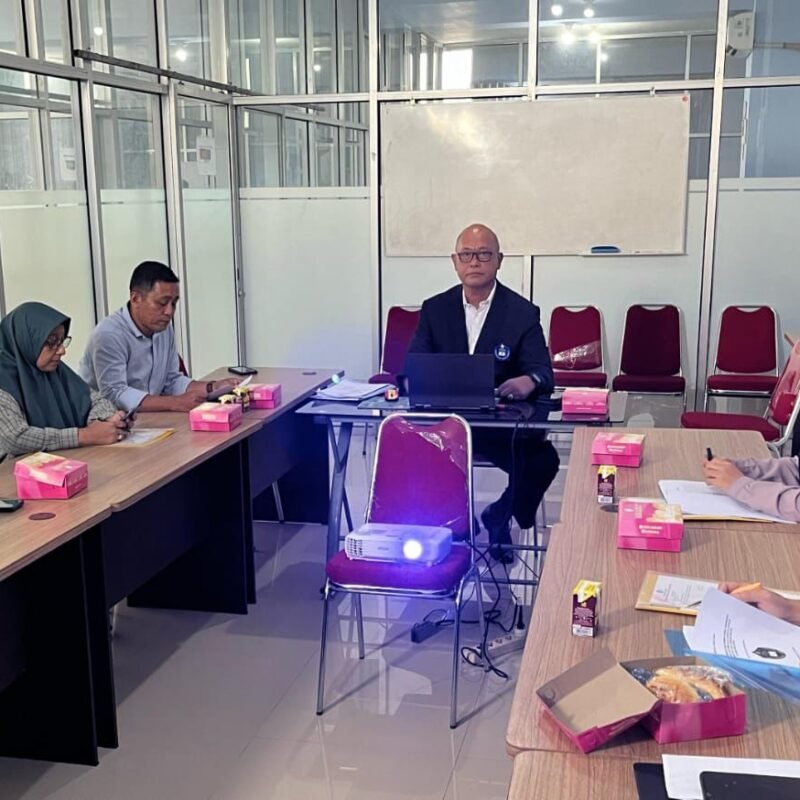 Ada Apa,Yohanis Kiding Kejar Program Magister Manajemen