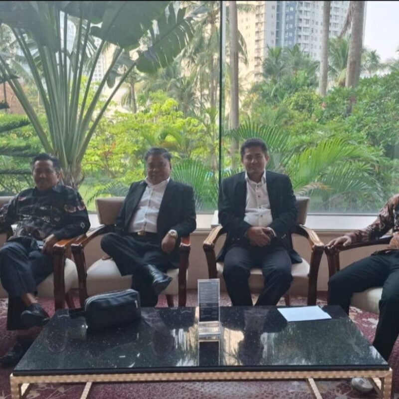 Dampingi Agustina Mangande Dilantik Jadi DPR RI, Ini Pesan Ombas