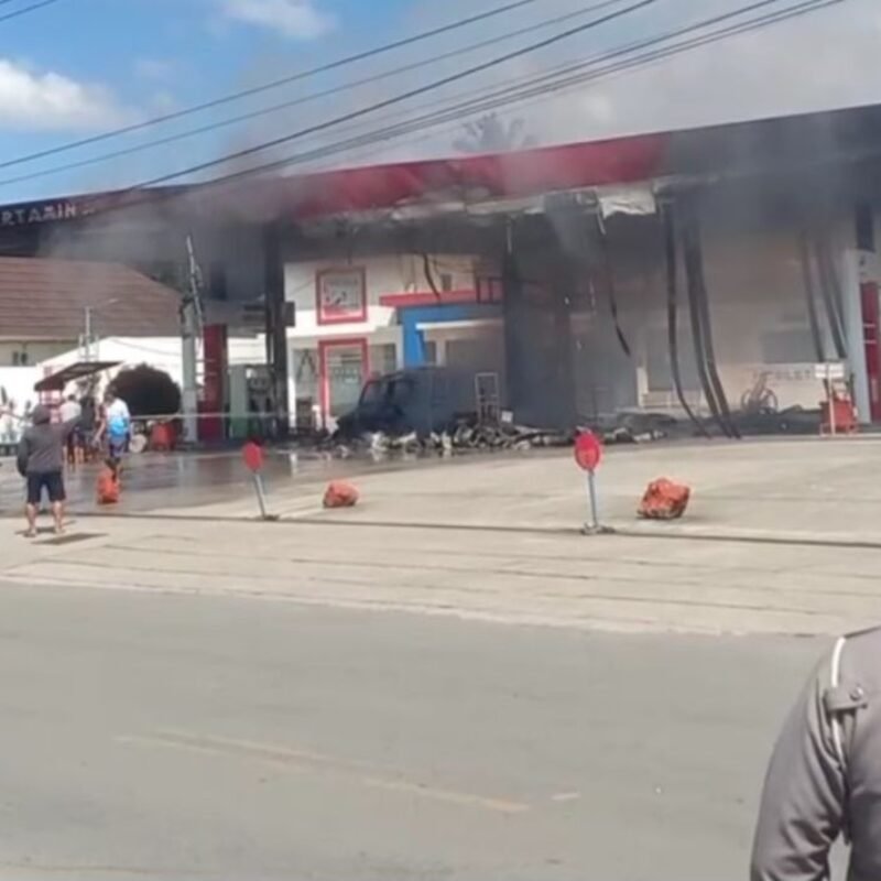 Breaking News: SPBU Kasimpo Terbakar !