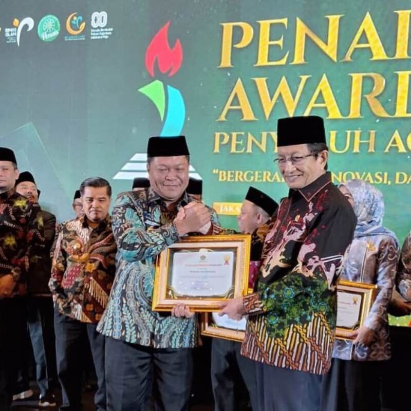 Peduli dan Terbuka Bagi Ruang Moderasi , Bupati Mamasa Terima Penghargaan dari Kemenag RI