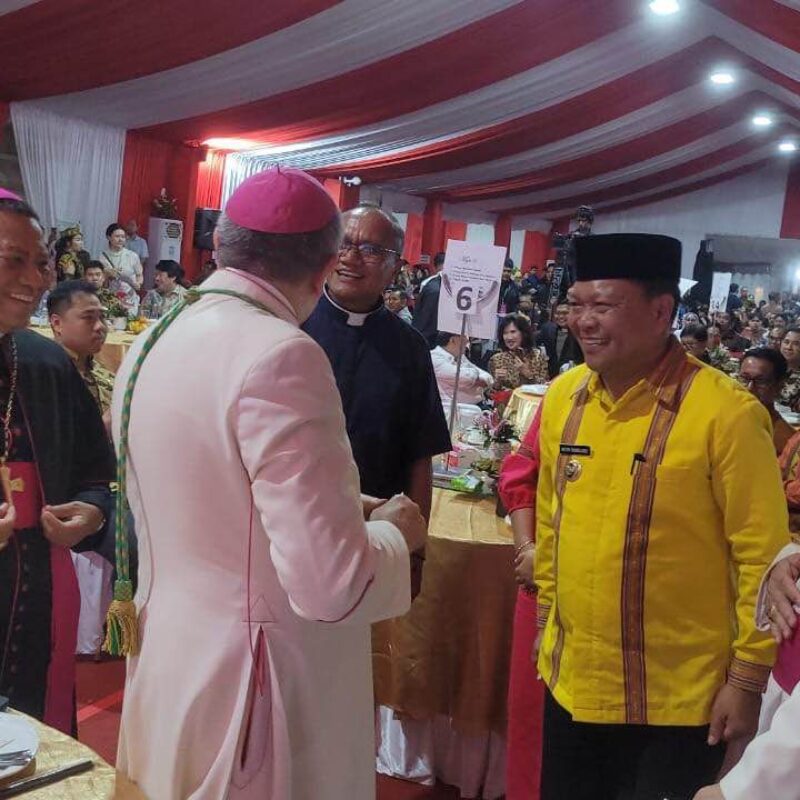 Diantara Tokoh Besar Lintas Agama, Welem Hadiri Perayaan Dedikasi  Gereja Katedral Makassar
