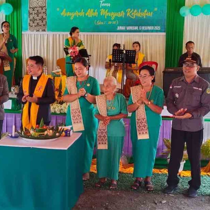 PWGT Klasis Kalaena Rayakan HUT dan Natal