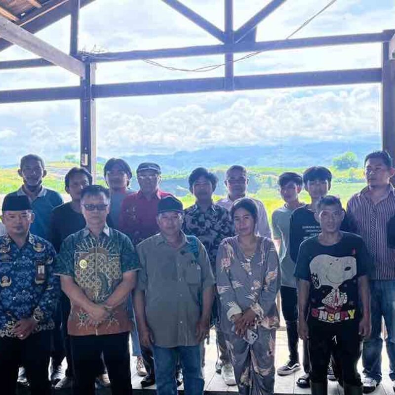 DLH  Mamasa Studi Tiru Pengelolaan Sampah Berbasis Pemberdayaan di Pare – Pare