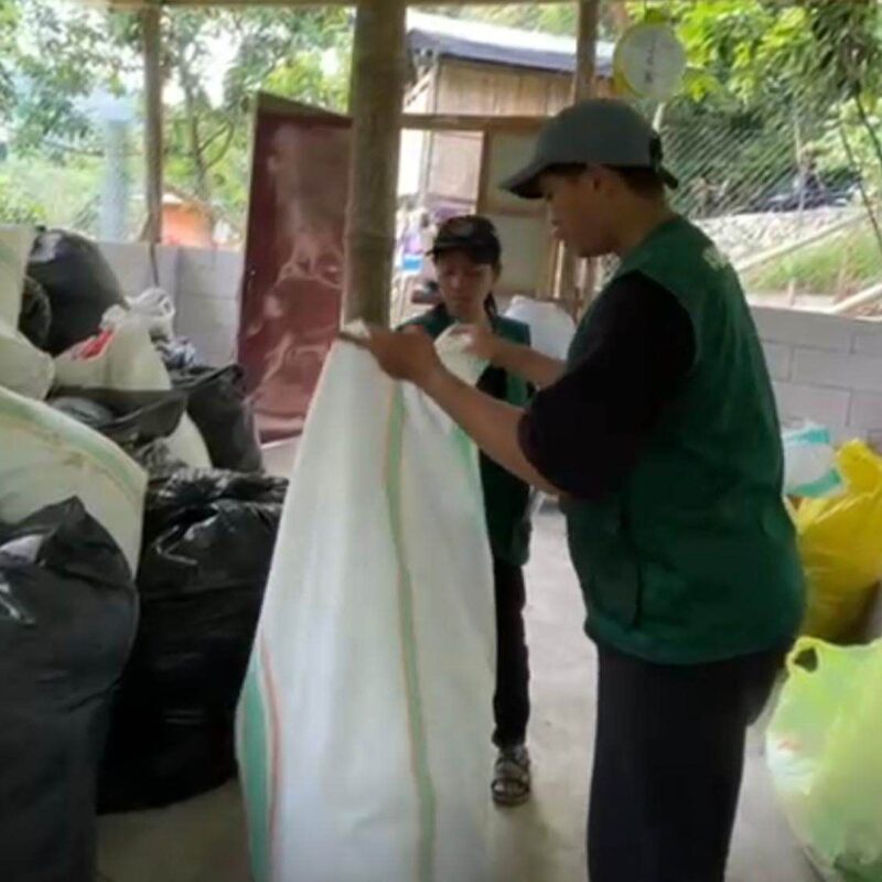 Pendekatan Rumah Tangga, Dinas LHK Tana Toraja Ajak Kelola Sampah Jadi Cuan