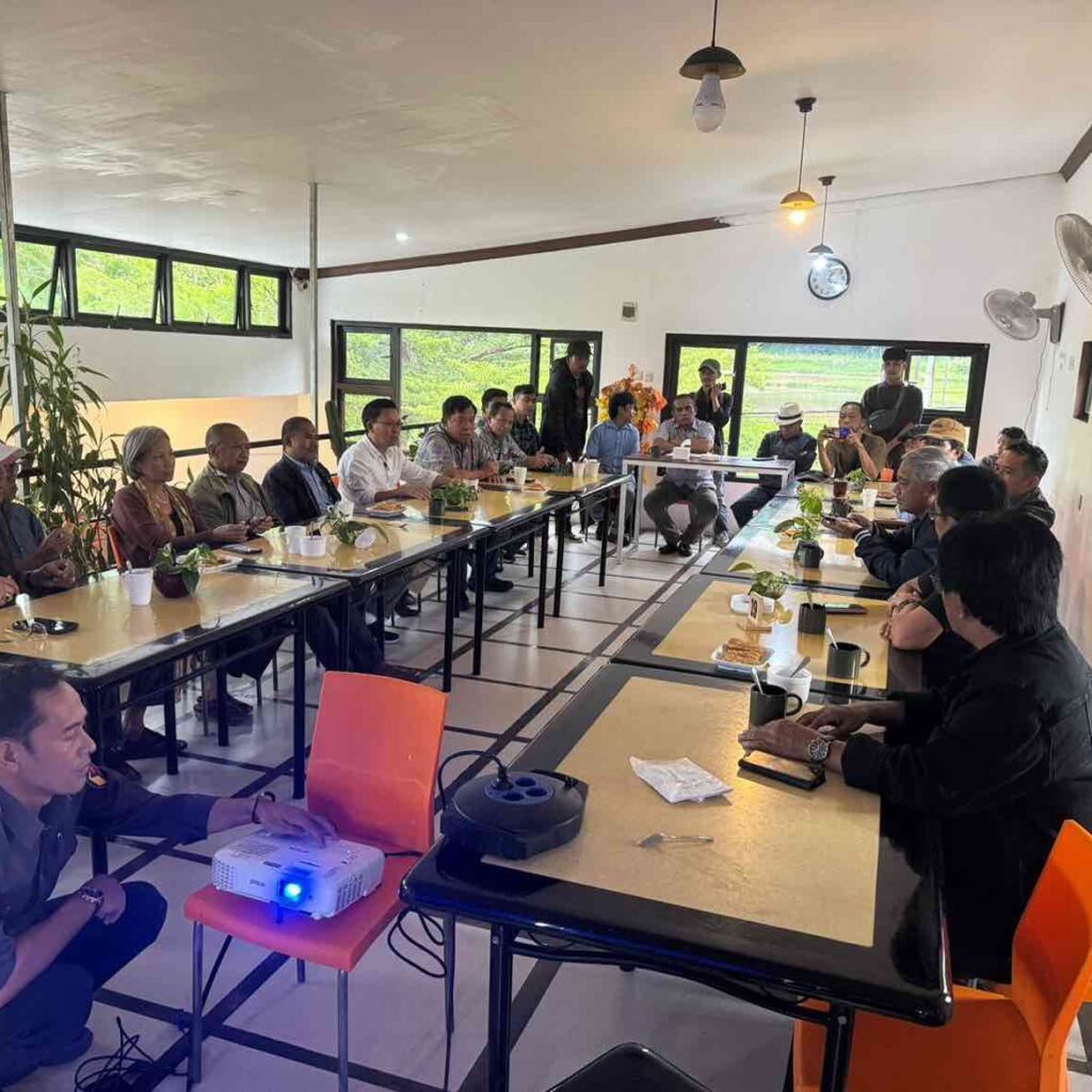 Solid , Tokoh Toraja Berangkulan Mendukung Pembentukan DOB Provinsi Luwu Raya – Toraja