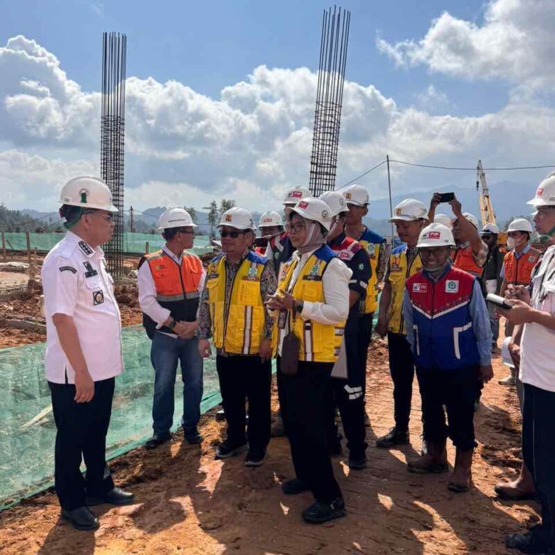 Zadrak Dampingi Sesditjen Kementerian  PU Pantau Proyek Pembangunan  Sekolah Rakyat