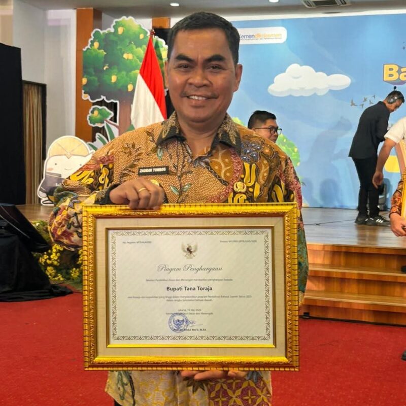 Tana Toraja Raih Penghargaan Revitalisasi Bahasa Daerah dari Kemendikdasmen