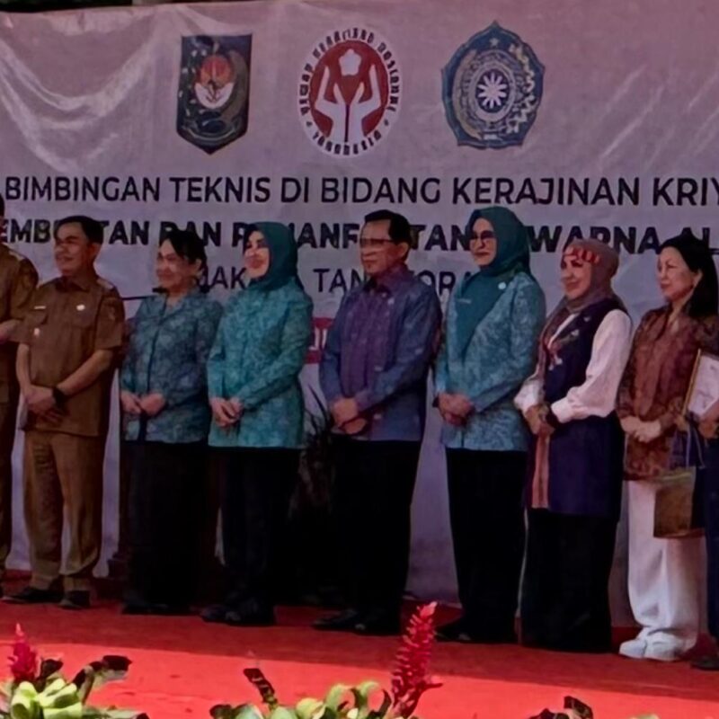 Sambut Hangat Tri Tito Karnavian Tiba di Tana Toraja Bupati  Zadrak ; Berkat yang Luar Biasa !