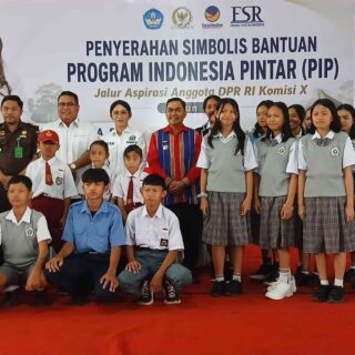 ESR Salurkan 9245 SK Beasiswa PIP, Bupati Zadrak ; Perhatian Besar Bagi Pendidikan