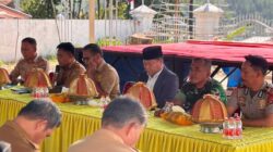 Bupati Welem Bidik MURI Lewat Sruput Kopi Mamasa Pake Suke Bambu