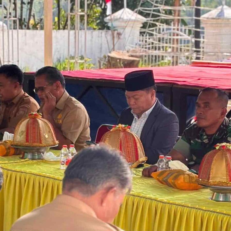 Bupati Welem Bidik MURI Lewat Sruput Kopi Mamasa Pake Suke Bambu