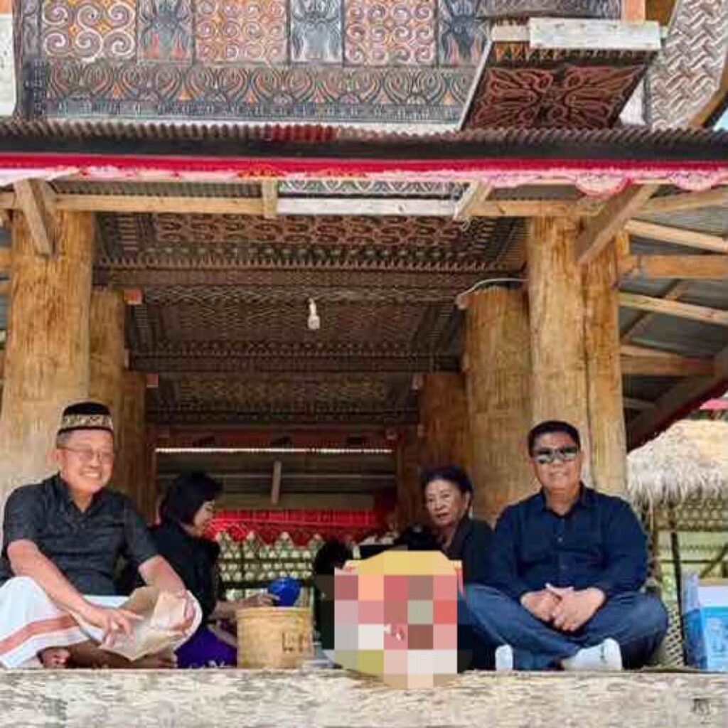 IKT Papua Turut Berduka, Zet Saalino Melayat ke Kediaman Keluarga JRM di Tongkonan Ma’dong