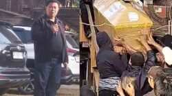 Isak Tangis Pecah di Tongkonan, Ketua IKT Papua Sambut Jenazah Aris Sanda: Kita Semua Berduka