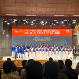 Menjaga Mahkota Prestasi: Barana’ Choir SMA Kristen Barana’ Kembali Berdiri di Puncak Ajang Internasional